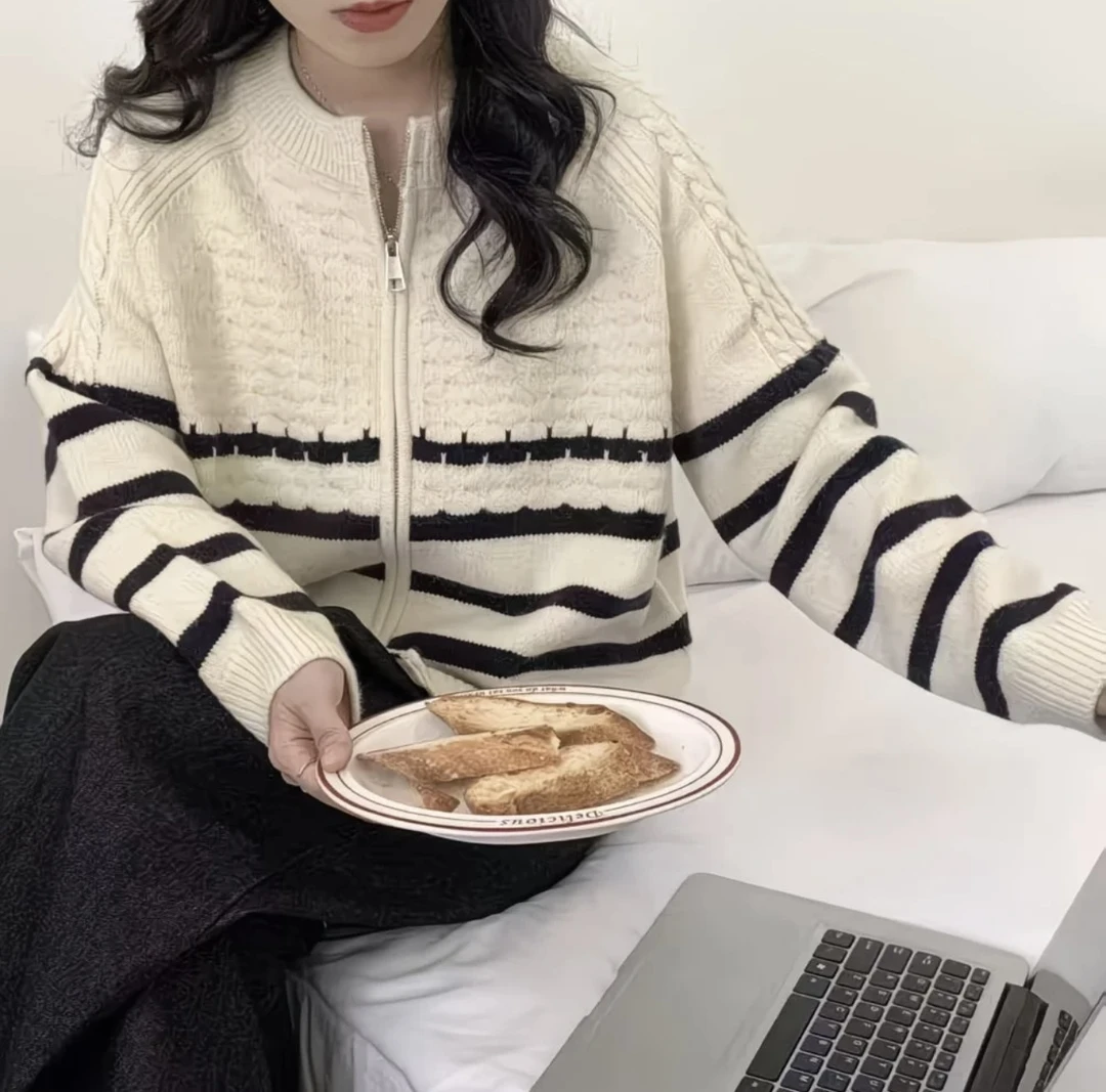 （G711）2025秋冬大码女装圆领宽松条纹拉链针织开衫韩版毛衣外套