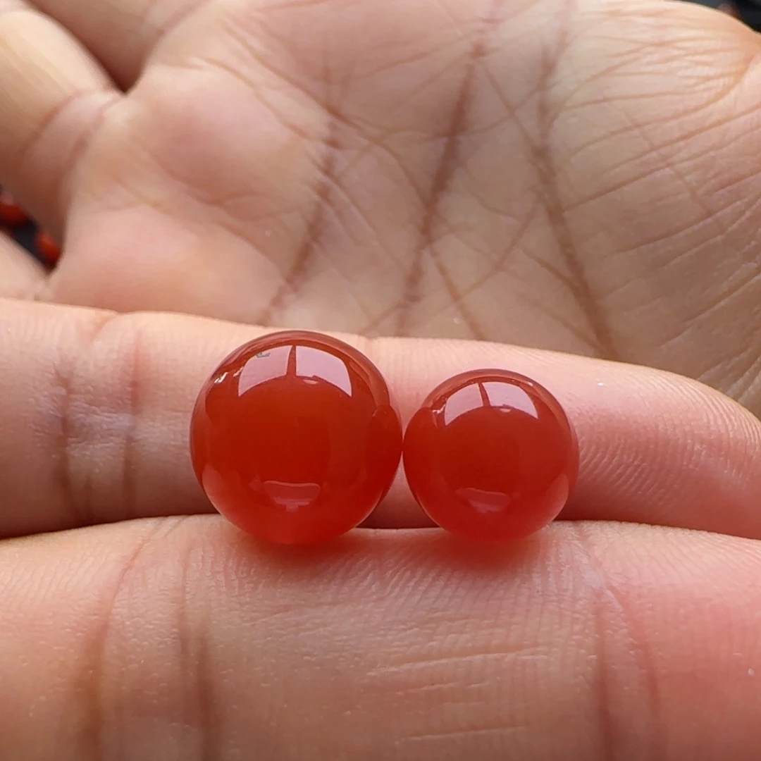 锦***色南红玛瑙未镶嵌圆珠11.6。9.2