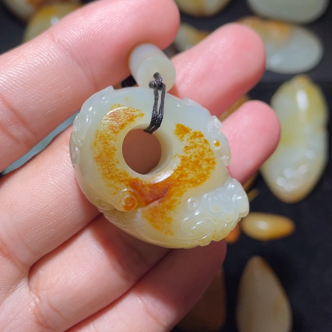 大***园和田玉未镶嵌把件