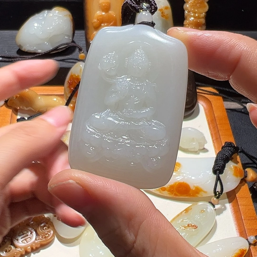 和田玉未镶嵌挂件睢****匙