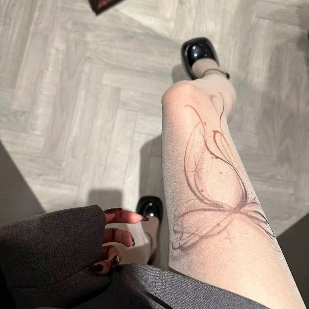 【wyd小樱桃】 奶白透肤晕染蝴蝶结美肤丝袜