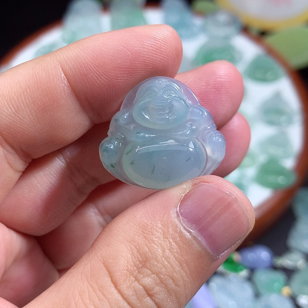翡翠未镶嵌颈饰佛公