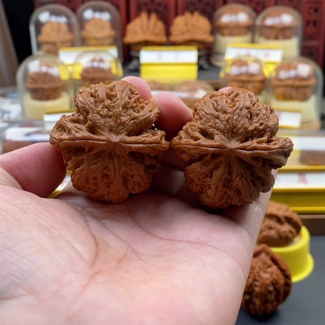 文玩核桃吊坠平谷大粗筋，全品，尺寸45