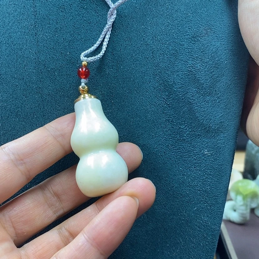 【闪购商品】蛇纹石玉吊坠未镶嵌