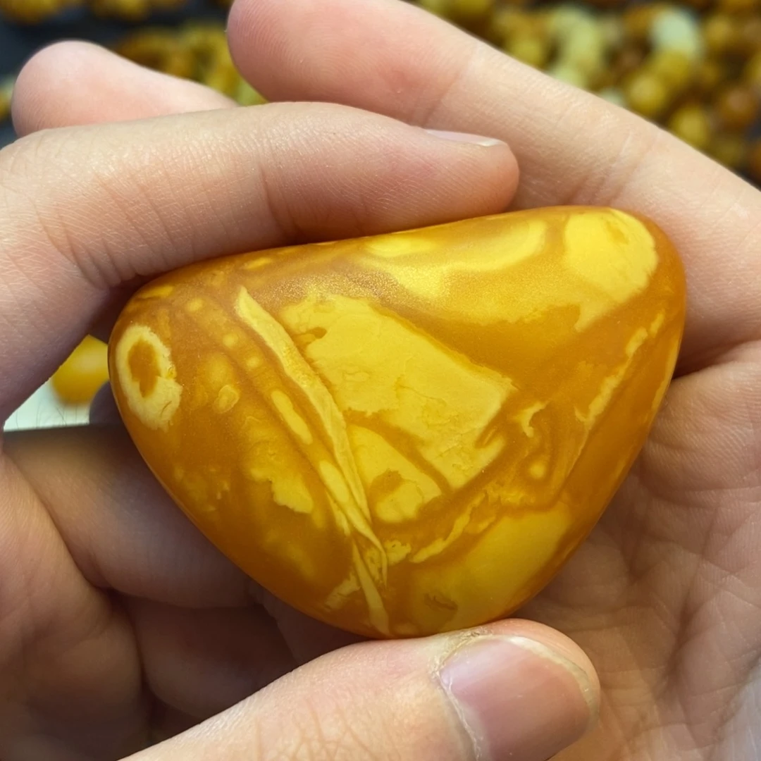 蜜蜡未镶嵌珠宝奇石