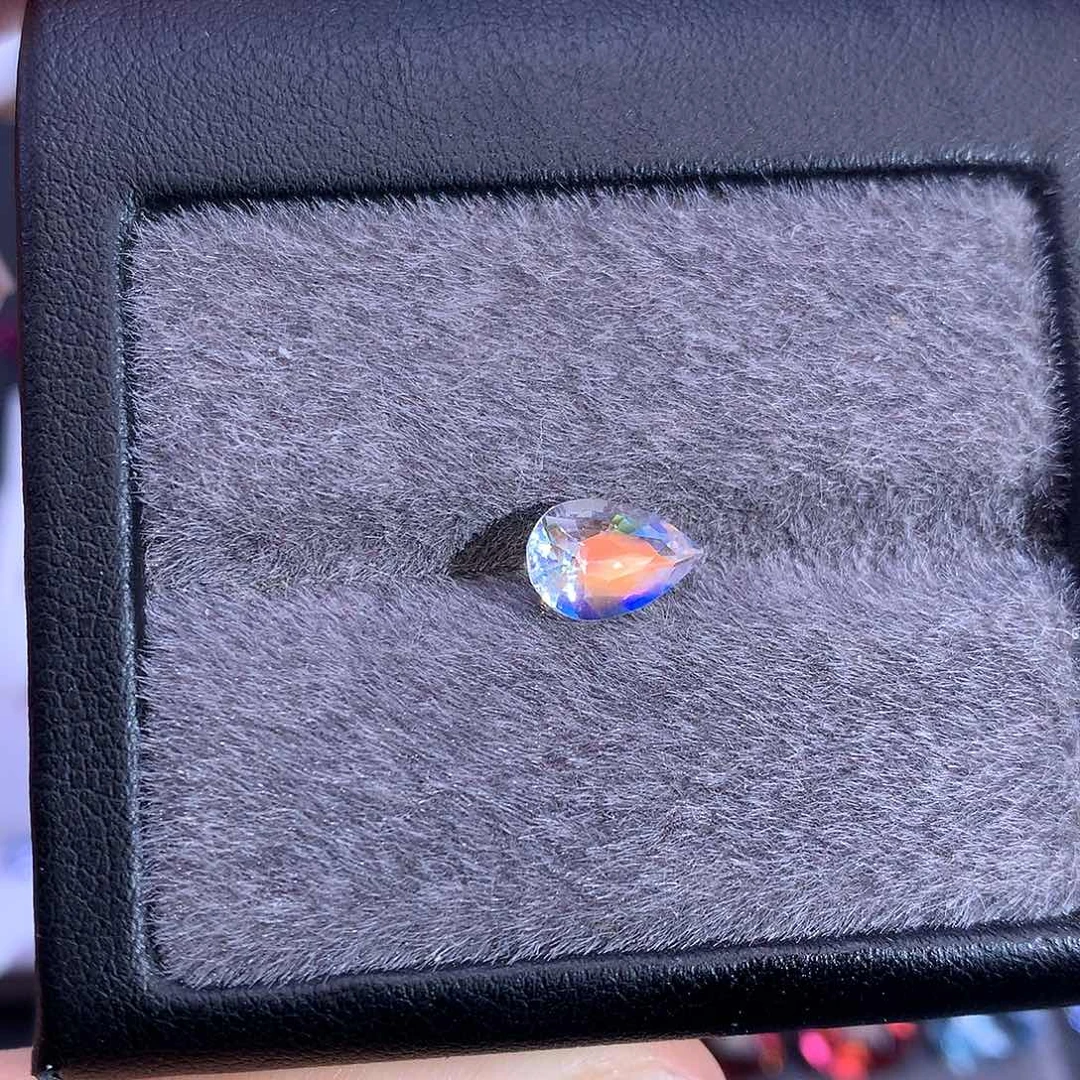 月光石裸石未镶嵌1.375ct