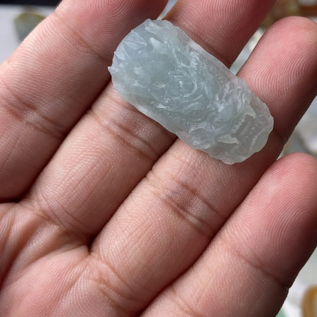 定制翡翠未镶嵌龙