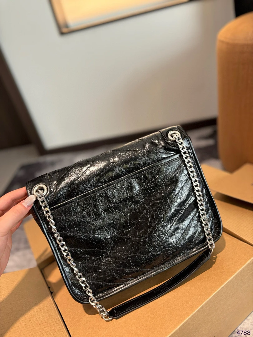 流浪包单肩包女士粒面牛皮革,法式耐磨斜挎包链条斜挎包