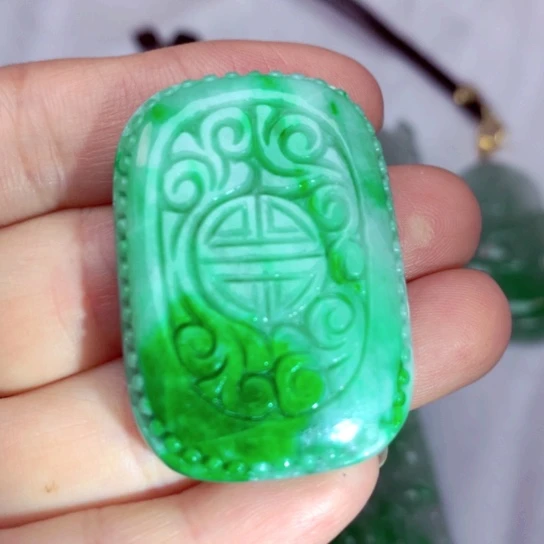 翡翠吊坠(不含链)未镶嵌