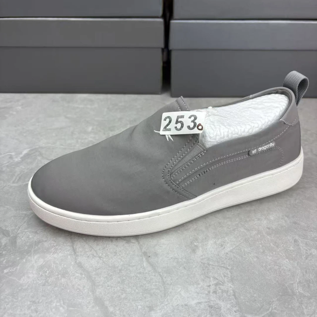 断码清仓真皮板鞋