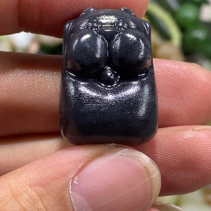 和田玉未镶嵌车挂