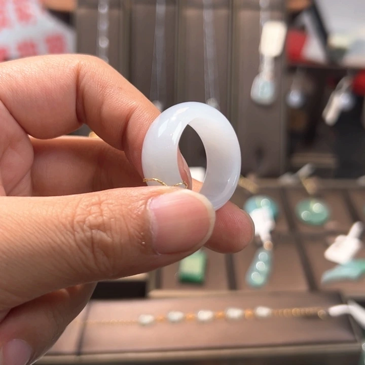 翡翠未镶嵌颈饰缅甸扳指