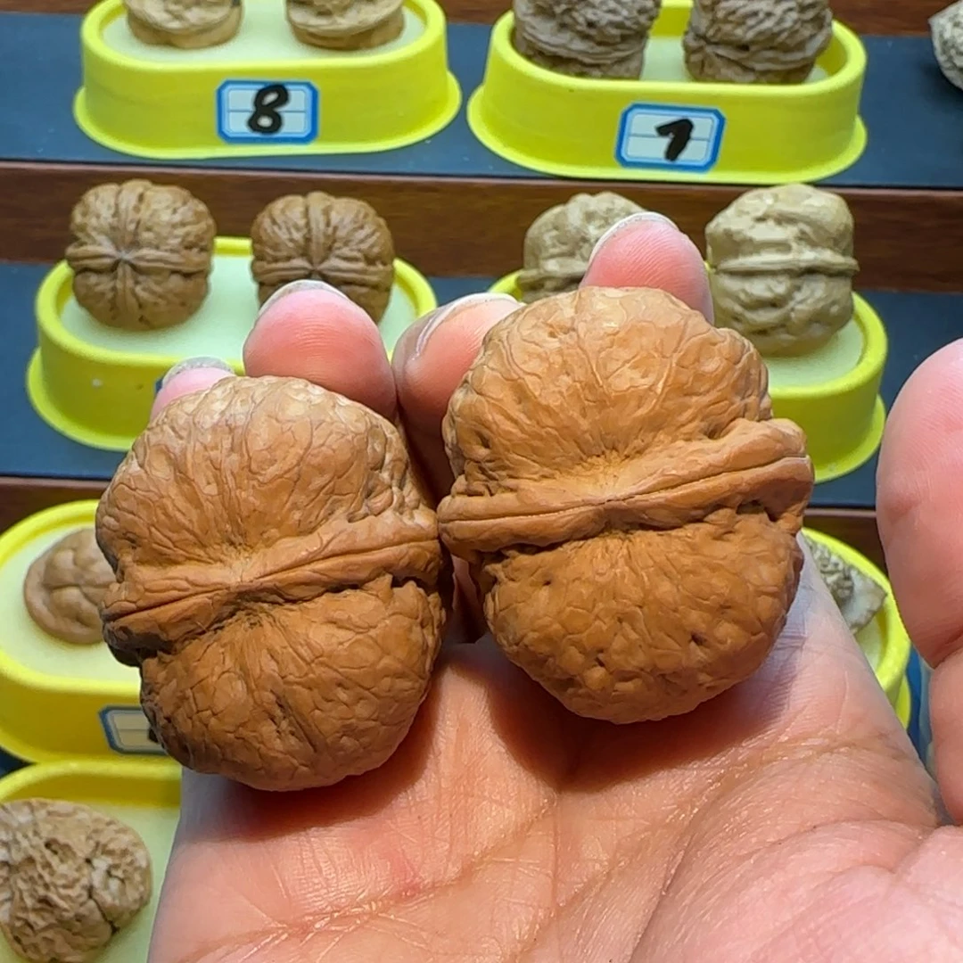 ㋛***)桃核把件两炸核桃