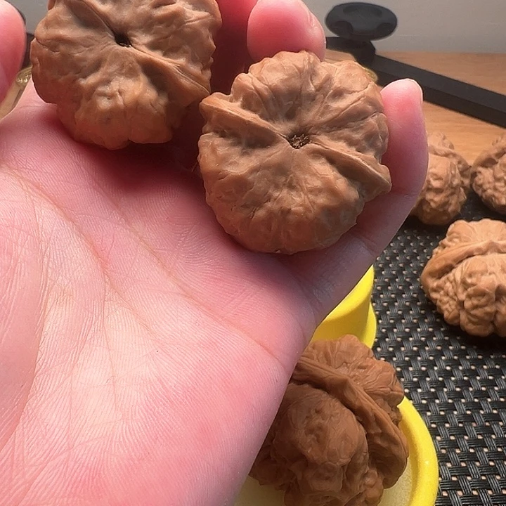 文玩核桃吊坠临****地文玩核桃文玩核桃