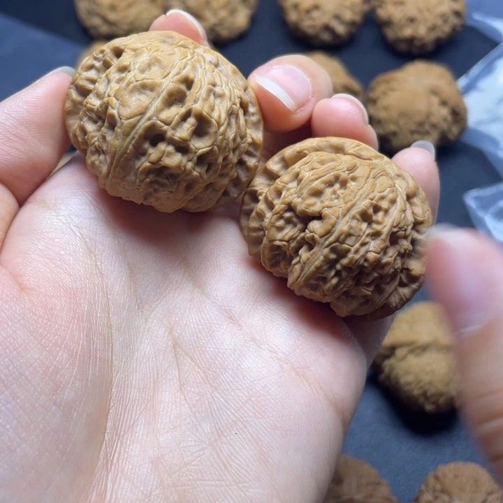 文玩核桃吊坠球白40尺