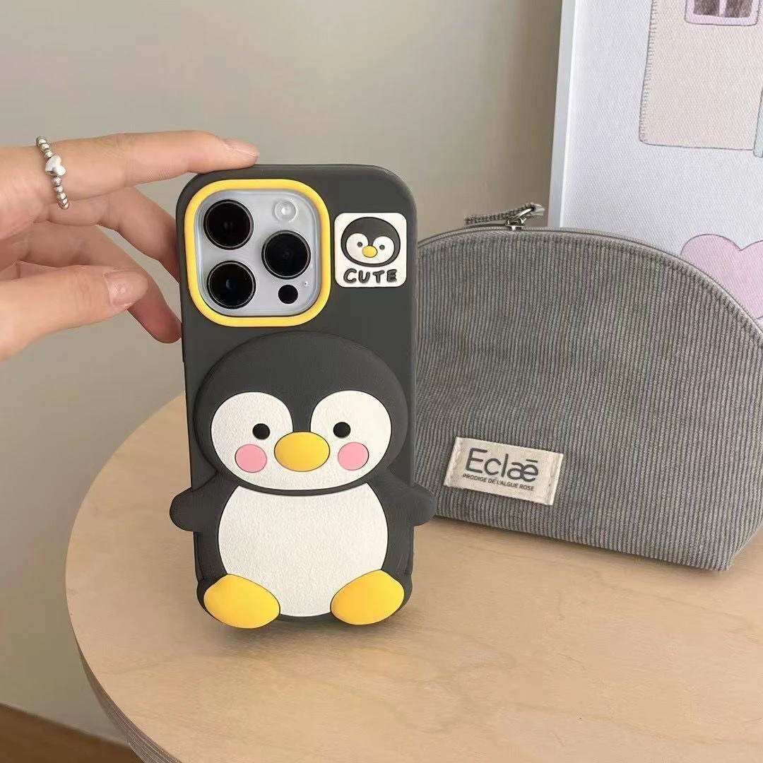 （适用苹果华为）立体抱抱企鹅可爱卡通iPhone16创意女款硅胶手机壳