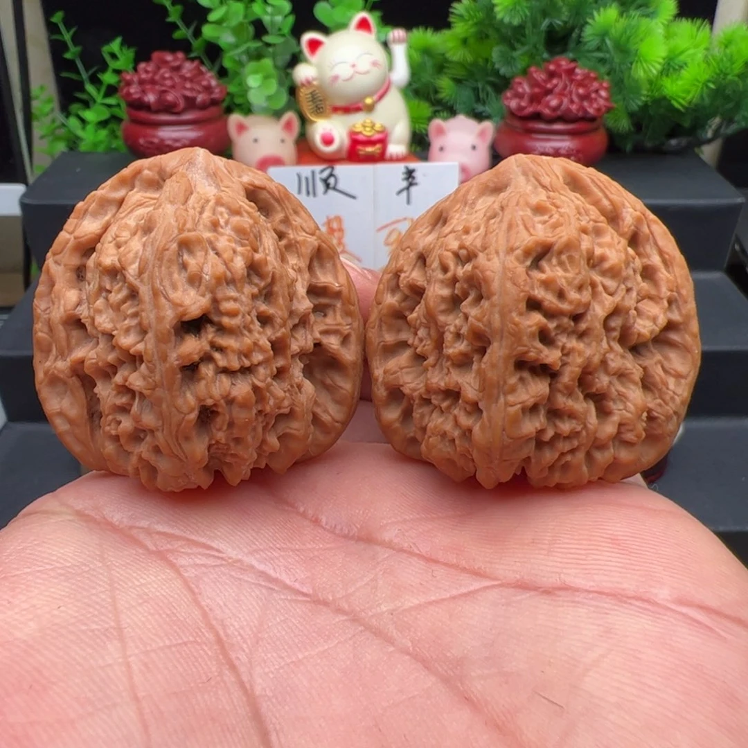 文玩核桃把件玉化皮蚂蚁纹南疆石，尺寸42