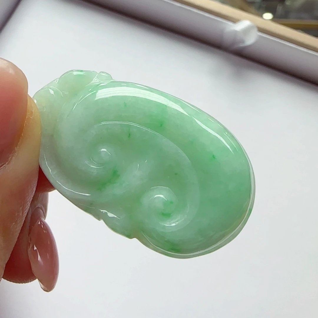 颈饰未镶嵌翡翠如意