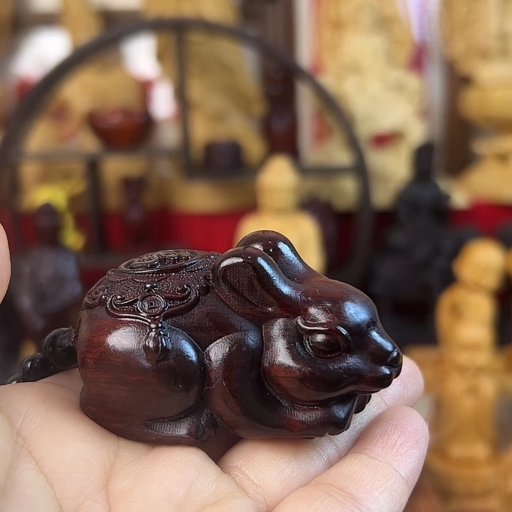 檀香紫檀（小叶紫檀）兔子工艺