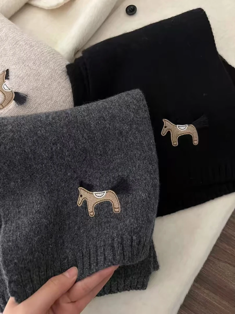 1流苏小马围巾冬季百搭保暖围脖A17