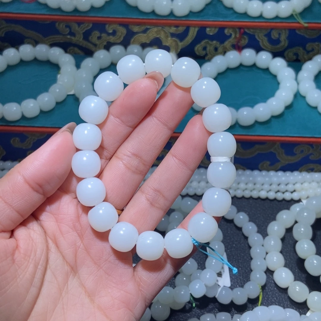 大***吖和田玉未镶嵌手串卡12老型