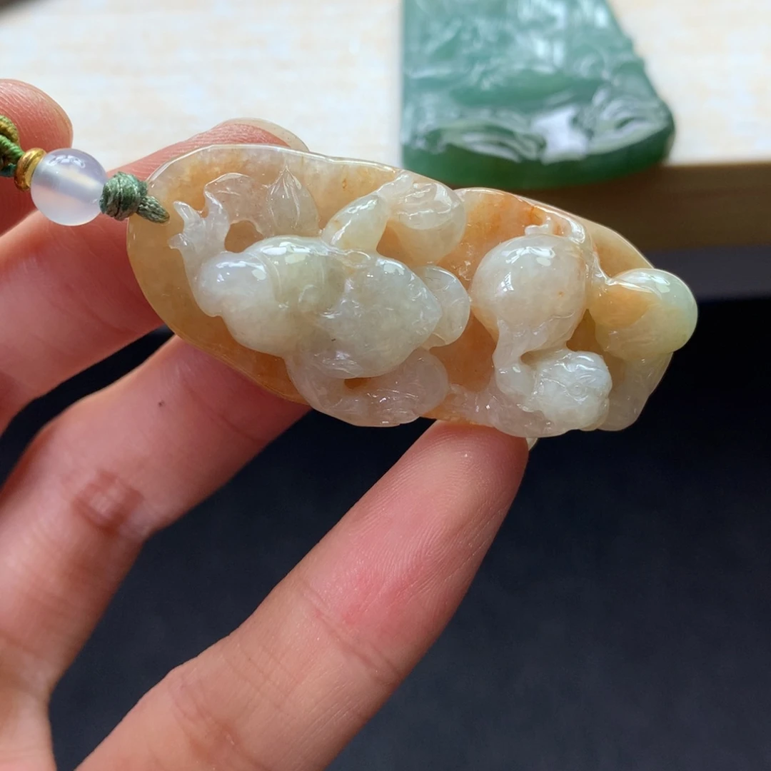 翡翠未镶嵌颈饰吊坠