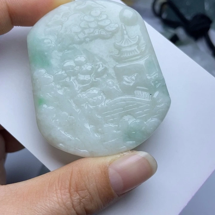 翡翠颈饰未镶嵌翡翠