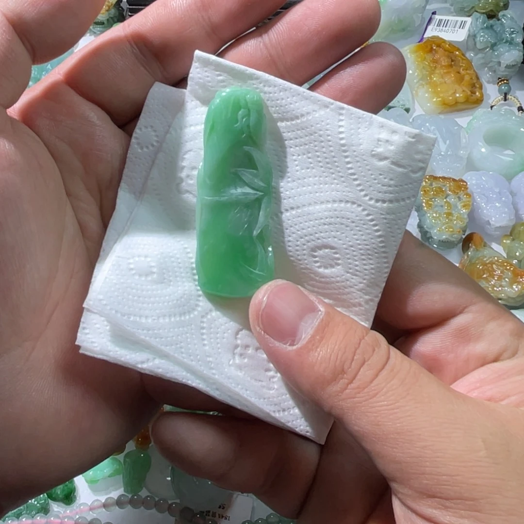 翡翠颈饰未镶嵌天****生天然