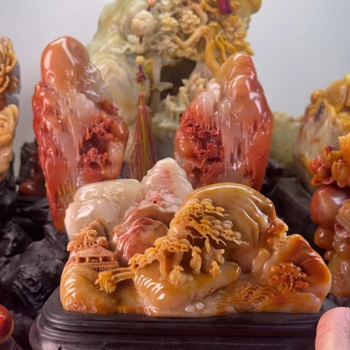 田黄石笑指山林别有洞天