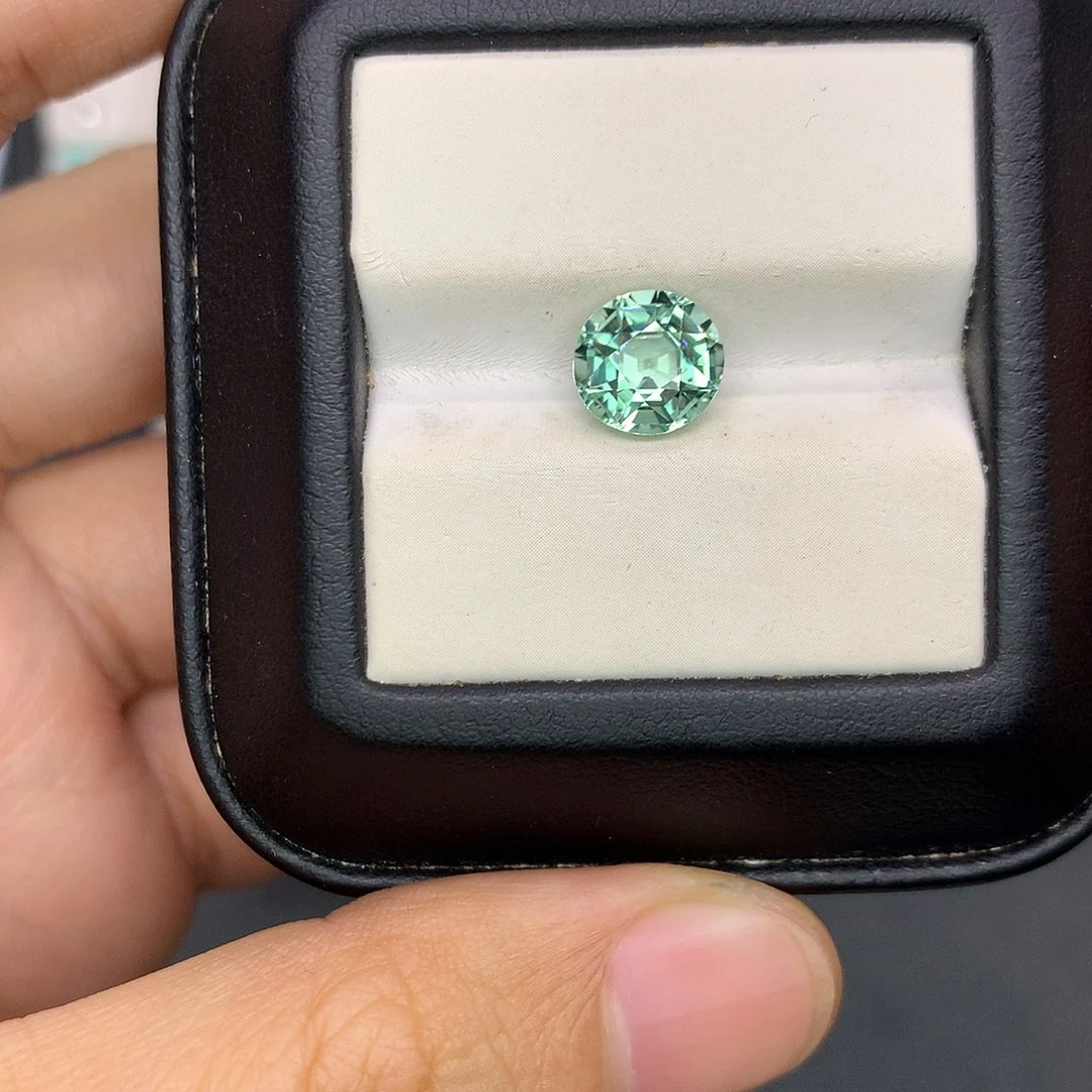 未镶嵌碧玺裸石2.3克拉全净薄荷绿