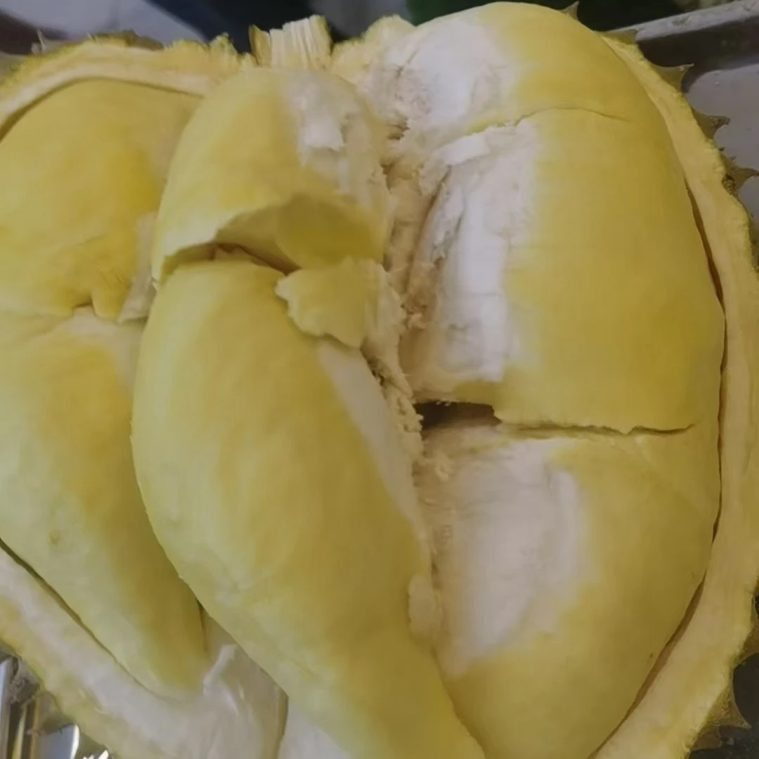 1号泰国新鲜金枕榴莲，核小皮薄肉多，大约3～6斤左右（默认开果）湛江同城5公里免费配送！榴莲同城配金枕泰国