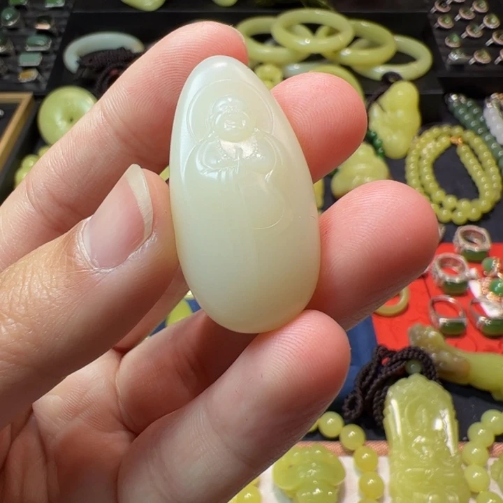 和田玉颈饰未镶嵌米达佛公