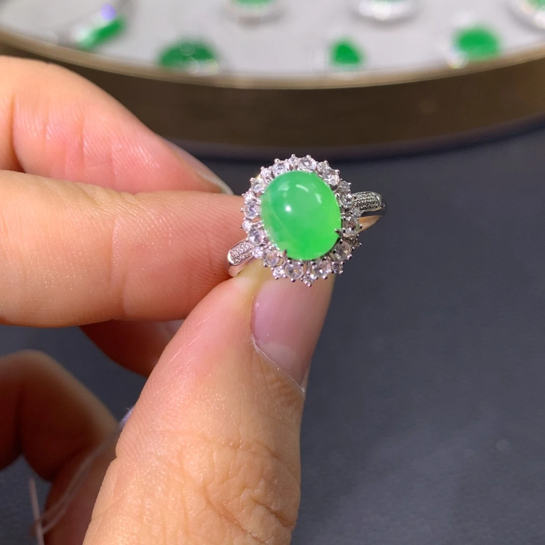 翡翠戒指18K金镶嵌翡翠