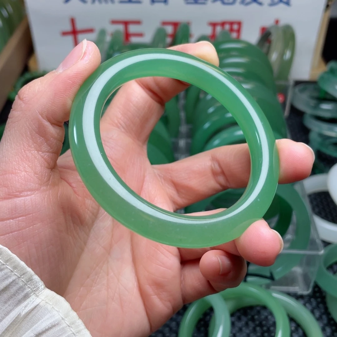 东陵石手镯未镶嵌