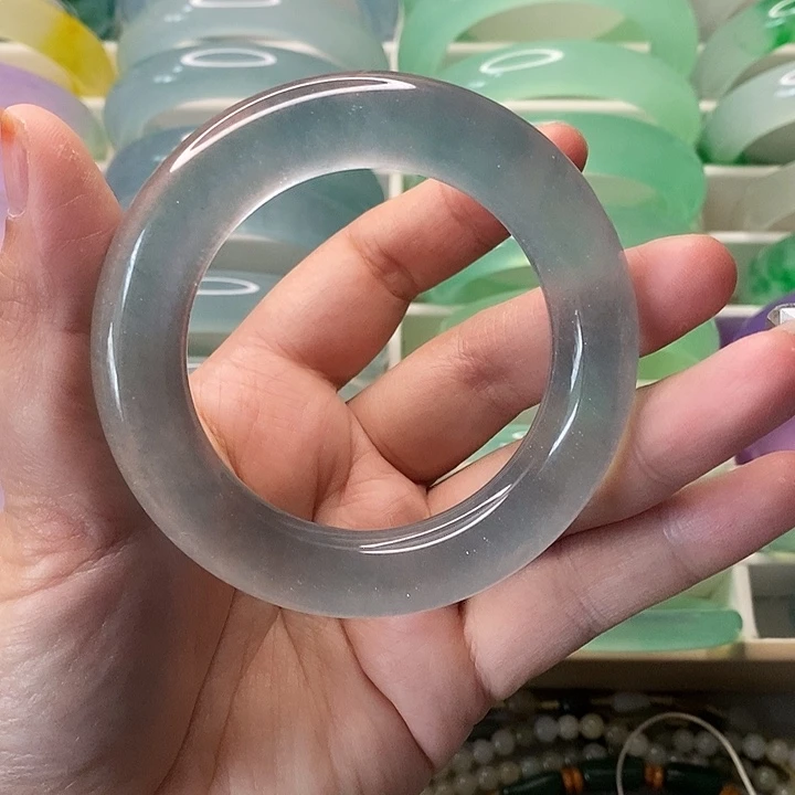 未镶嵌手镯石英岩玉