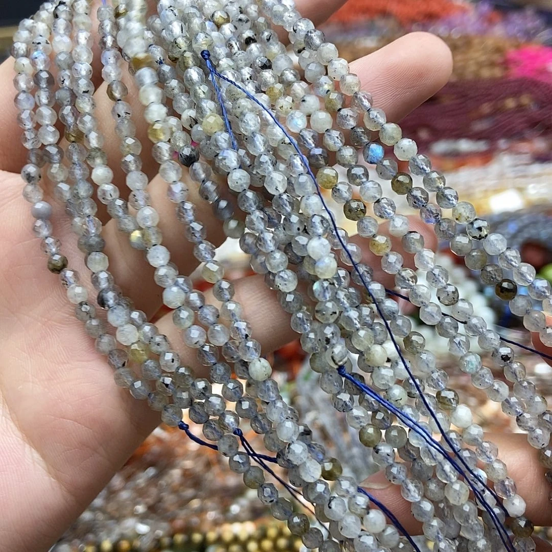 玛瑙/玉髓散珠一条天然3.5mm灰月光切面