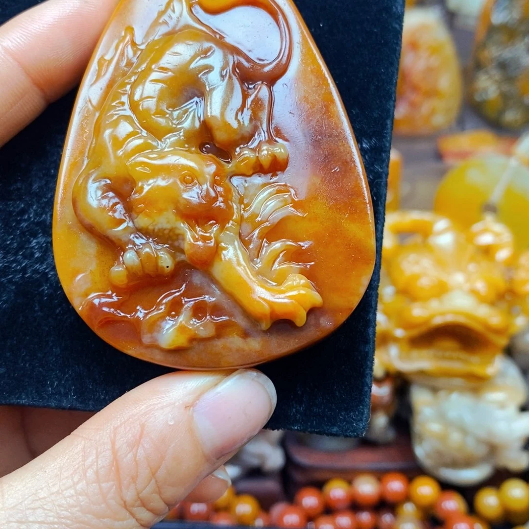 未镶嵌石英质玉（黄龙玉）吊坠(不含链)