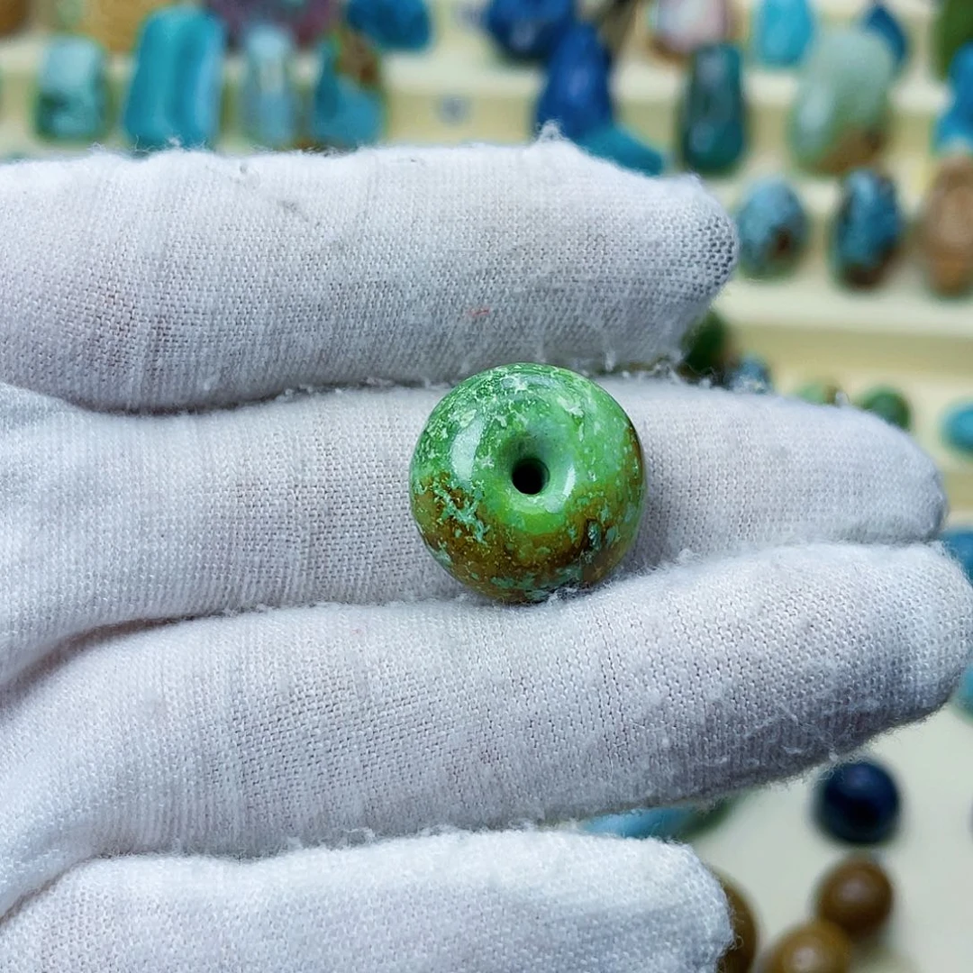 绿松石颈饰未镶嵌