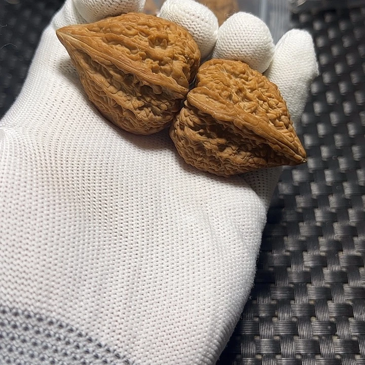 文玩核桃吊坠塔尖