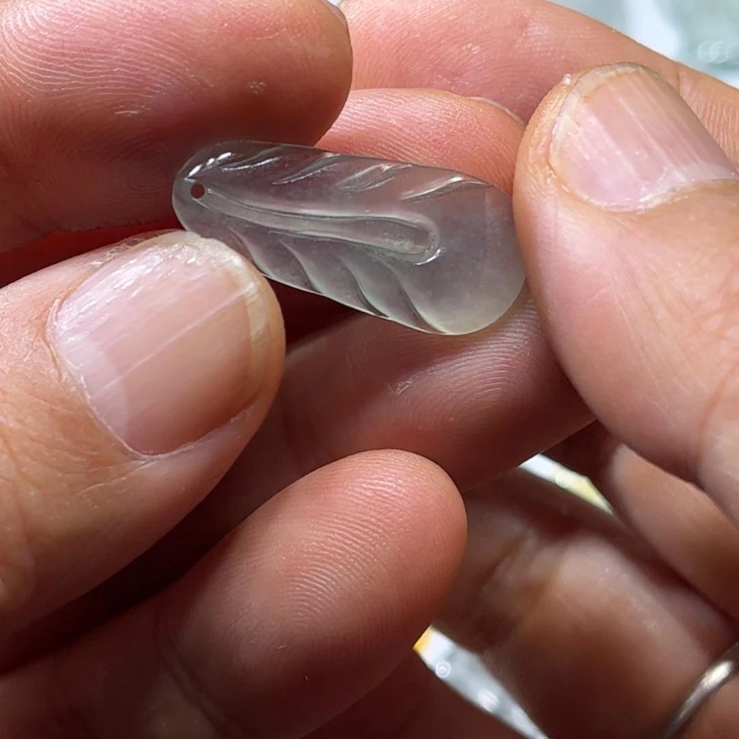 定制翡翠未镶嵌羽毛