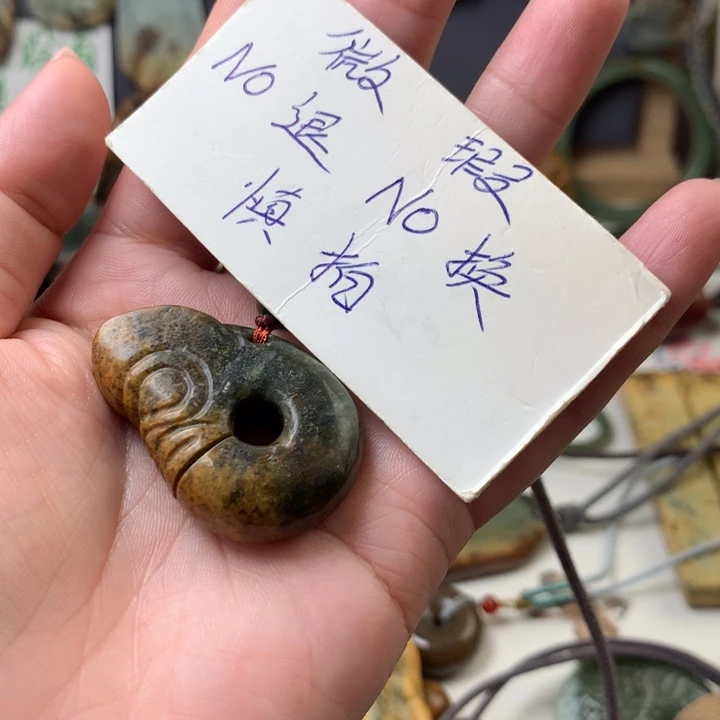 岫岩河磨玉（透闪石质玉）挂件未镶嵌布**串