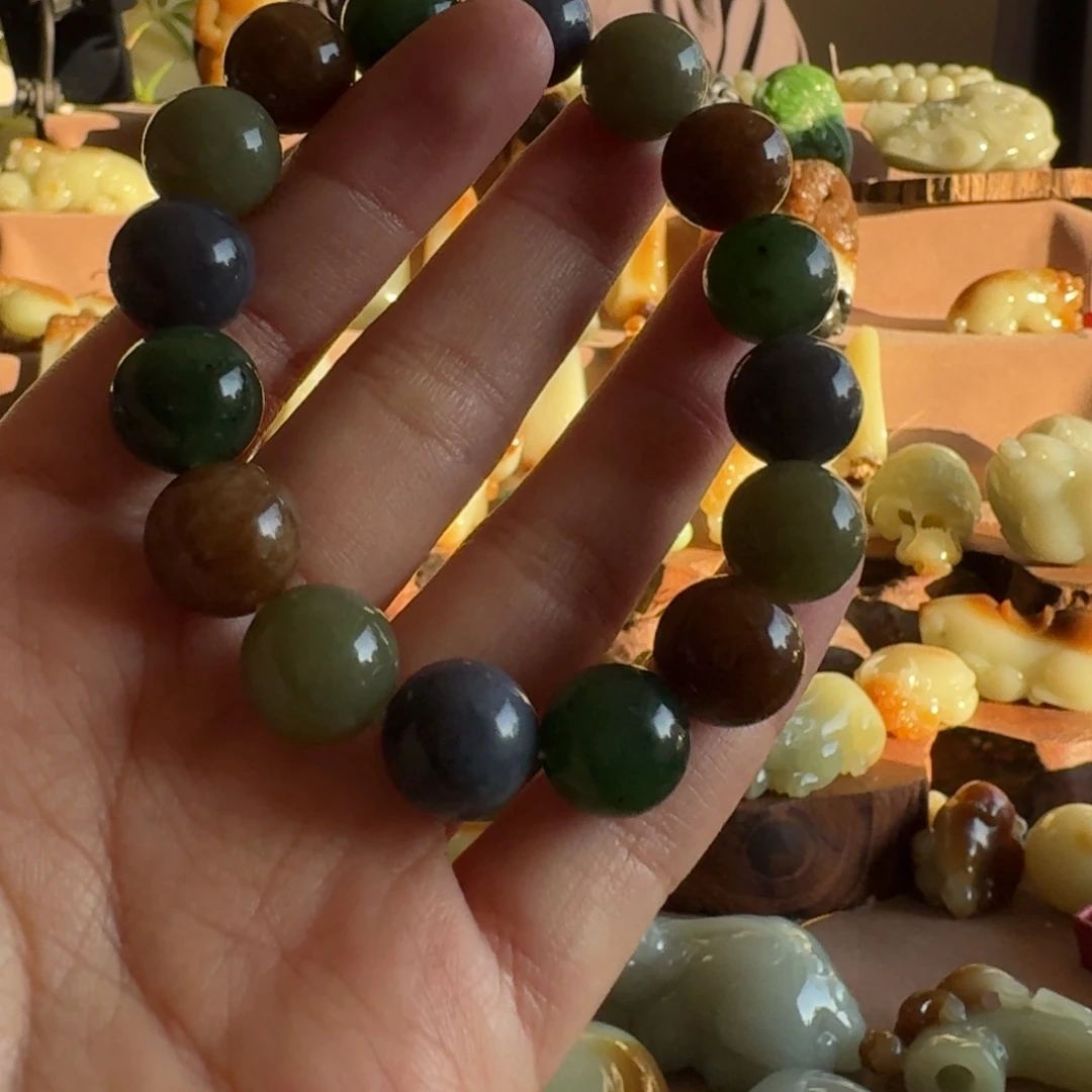 和田玉（糖玉）未镶嵌颈饰