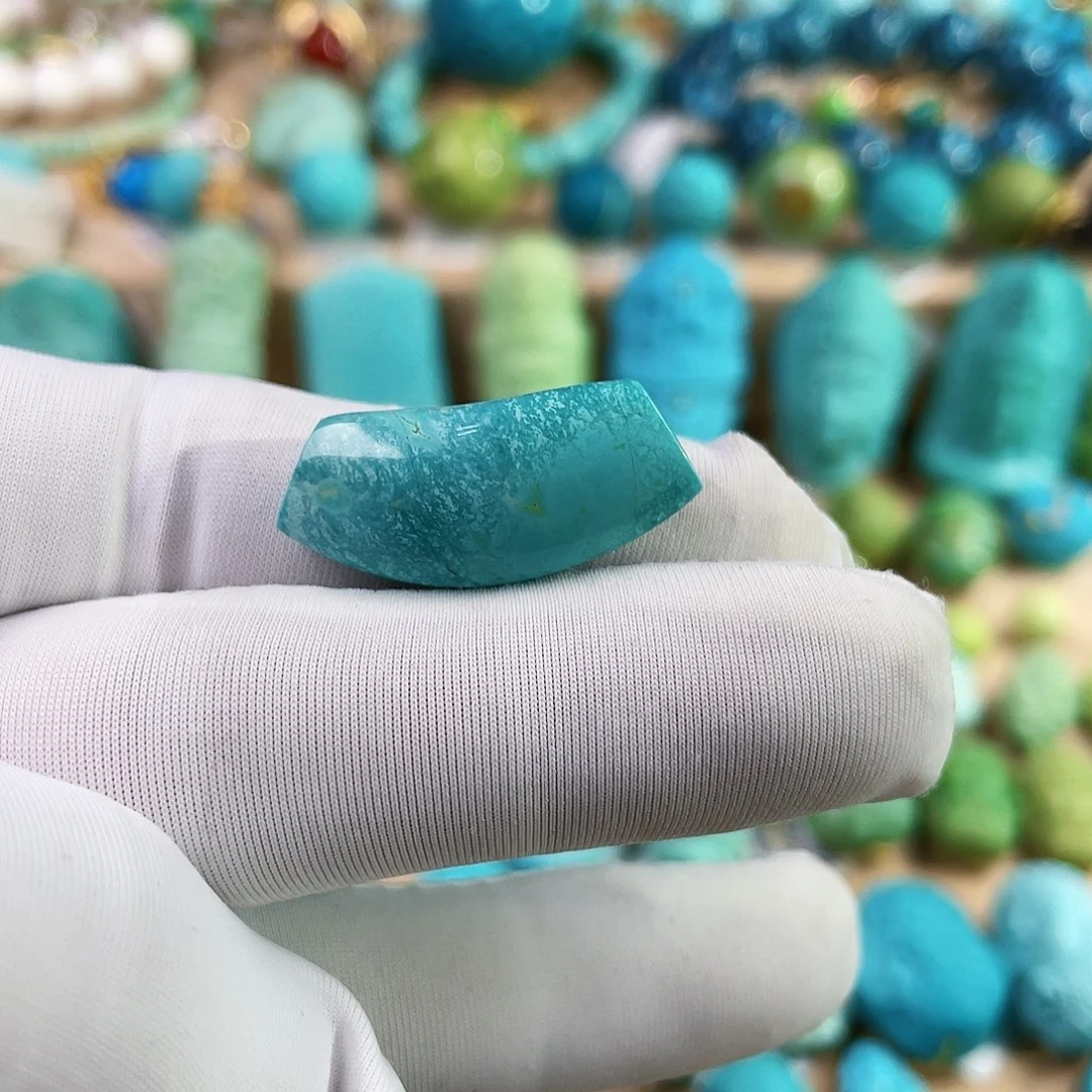 无***鱼绿松石未镶嵌珠宝奇石