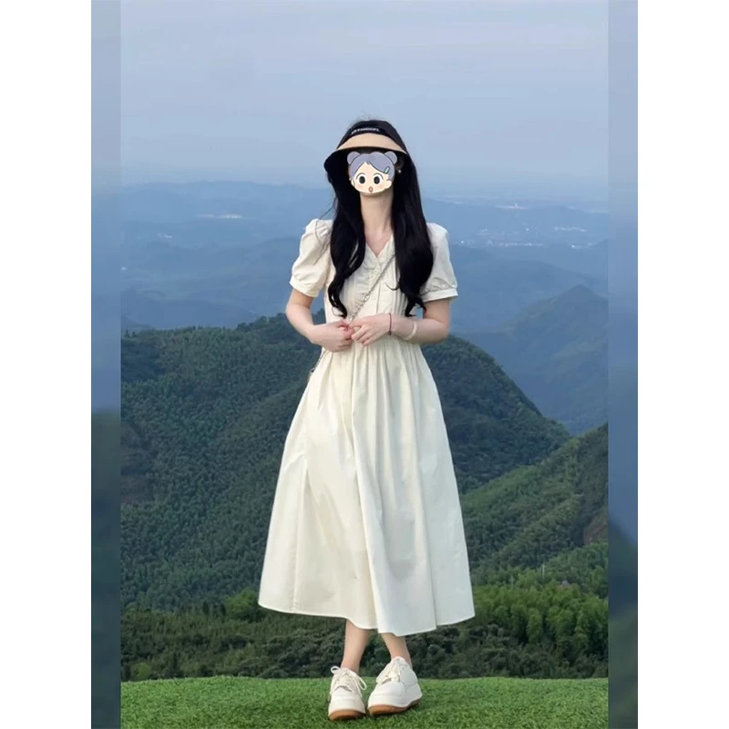 温柔风清纯初恋裙甜美v领短袖连衣裙女2025夏季新款收腰大摆长裙