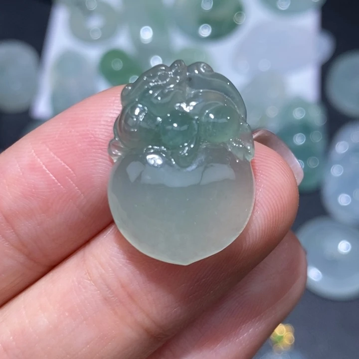 翡翠未镶嵌吊坠(不含链)麒麟祥瑞