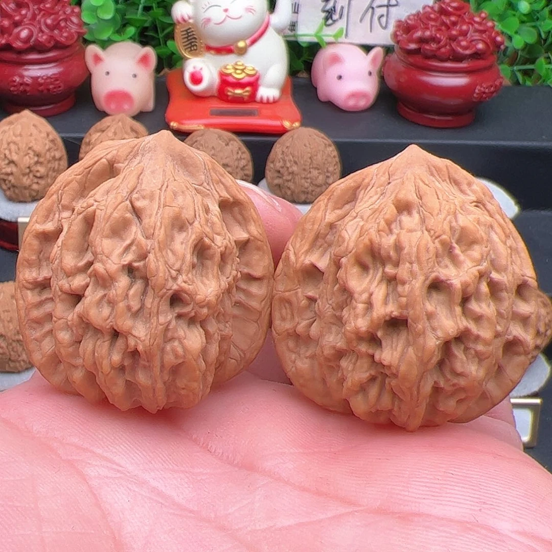 文玩核桃把件野牛沟山地虎头，尺寸38