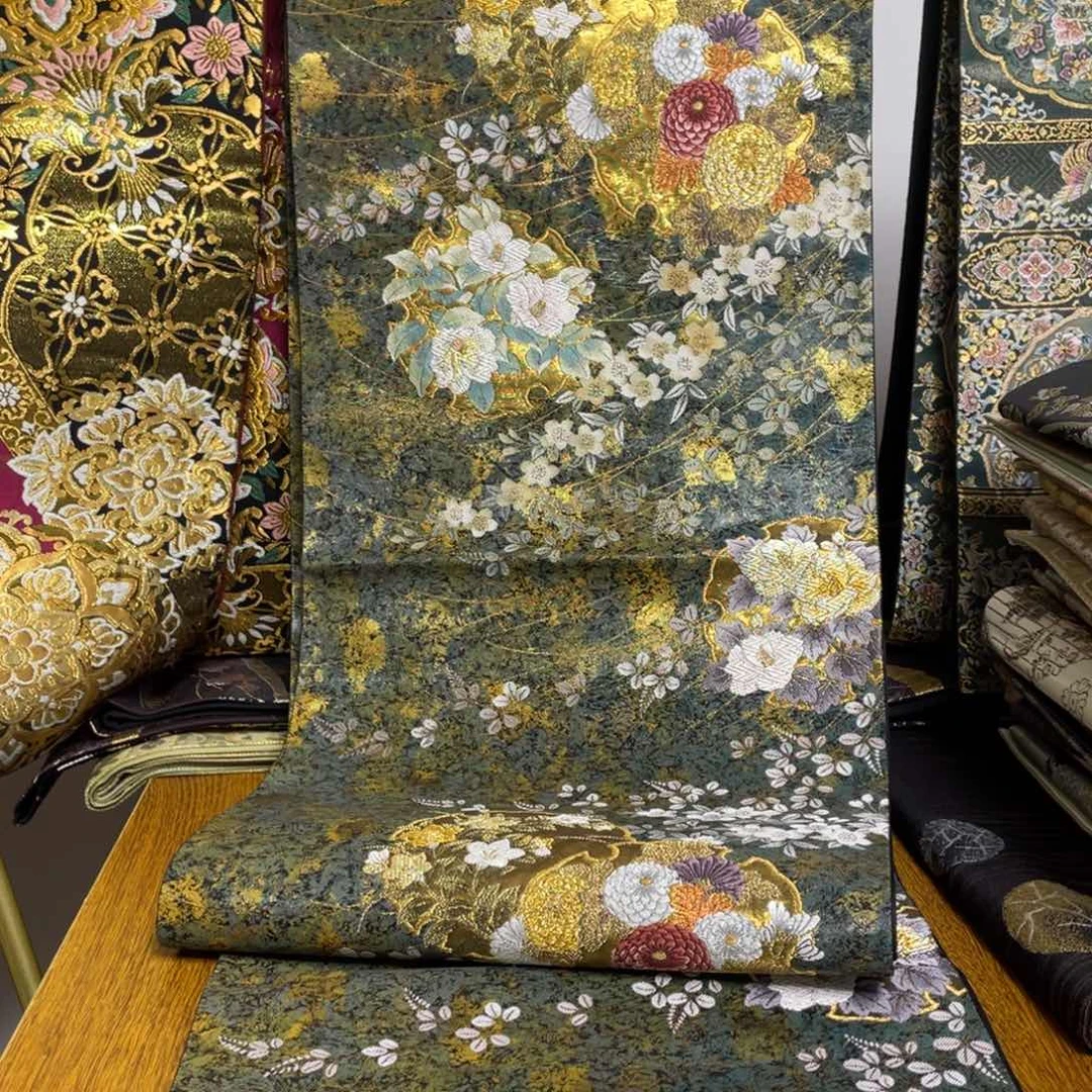 刺绣织锦技艺高超技艺