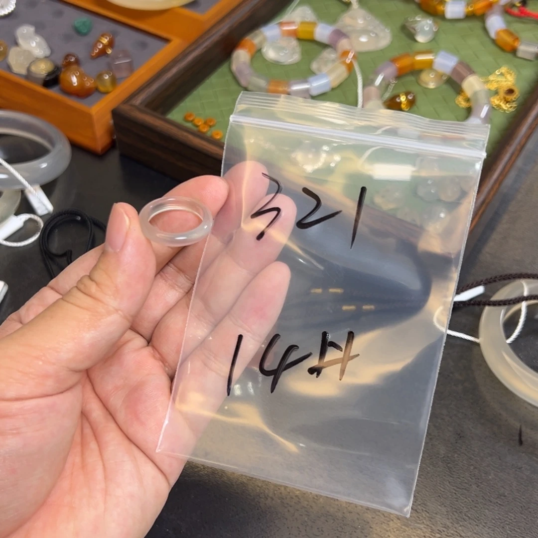 3***1玛瑙/玉髓未镶嵌珠宝半成品