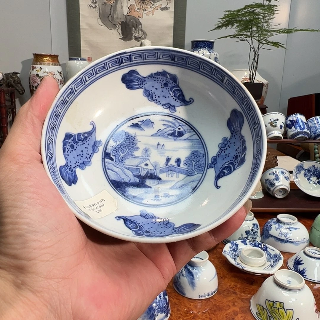 龟山鱼纹山水青花碗