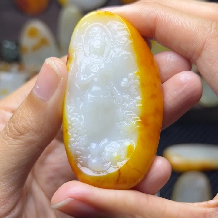 和田玉未镶嵌颈饰